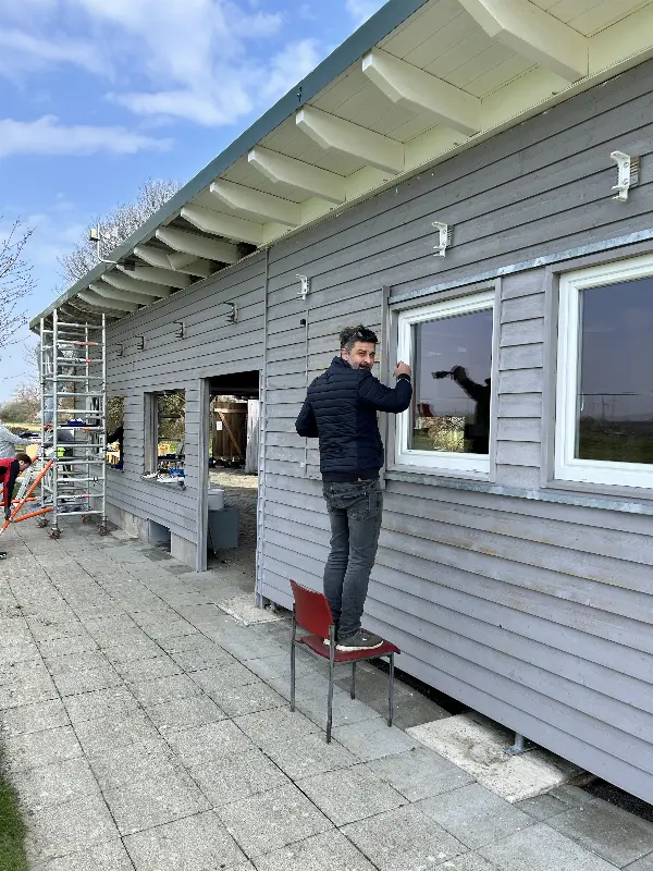 Frühjahrs-Arbeitssamstag auf dem Bahlinger Platz